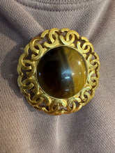 Load image into Gallery viewer, Vintage Chanel 95A Brooch