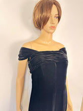 Load image into Gallery viewer, Vintage Chanel Early 1980s Long Velvet Black Evening Gown Size 4