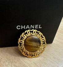 Load image into Gallery viewer, Vintage Chanel 95A Brooch