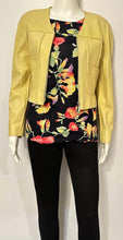 Load image into Gallery viewer, Rare Chanel Vintage Floral Linen Blouse FR 34 US 0/2