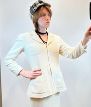 Load image into Gallery viewer, Vintage Chanel 95P Barbie Runway Ivory Patent Trim Skirt Suit FR 42 US 4/6
