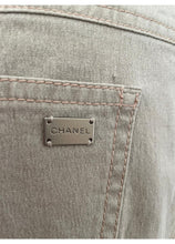 Load image into Gallery viewer, Chanel 03P 2003 Spring low rider light brown khaki jeans FR 40