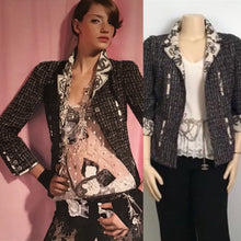 Load image into Gallery viewer, Chanel 2006 Spring, 06P Cotton tweed brown black white Blazer camellia jacket US 10/12