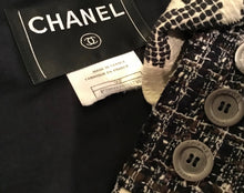 Load image into Gallery viewer, Chanel 2006 Spring, 06P Cotton tweed brown black white Blazer camellia jacket US 10/12