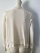 Load image into Gallery viewer, Chanel 06P 2006 Spring White Knit Lace Cardigan FR 44