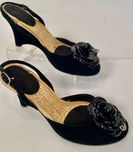 Load image into Gallery viewer, Chanel 06C 2006 Cruise Resort black suede patent leather Camellia wedge espadrille sandal heels EU 40