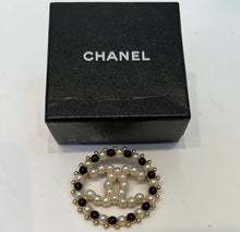 Load image into Gallery viewer, Chanel 18P 2018 Spring Large Round CC Pearl Black and White Gold Pin Brooch