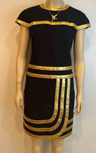 Load image into Gallery viewer, Very Rare Chanel 01P 2001 Spring Gold Eagle Crystal CC Necklace