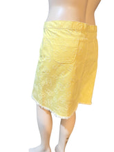 Load image into Gallery viewer, Chanel 06P yellow CC logo skirt FR 46 US 10/12