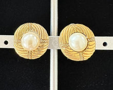Load image into Gallery viewer, Chanel Vintage 1970-1981 Round Gold Pearl Clip On Earrings