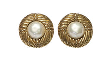 Load image into Gallery viewer, Chanel Vintage 1970-1981 Round Gold Pearl Clip On Earrings