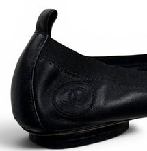 Load image into Gallery viewer, Chanel Black Leather Elastic Cap-Toe CC Scrunch Ballet Ballerina Flats EU 36.5 US 6.5