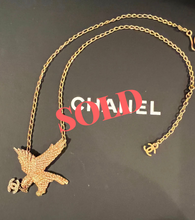 Load image into Gallery viewer, Very Rare Chanel 01P 2001 Spring Gold Eagle Crystal CC Necklace
