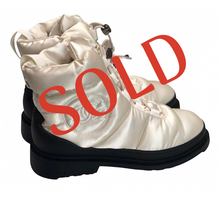 Load image into Gallery viewer, Chanel 2018 18A Winter White Nylon Down Shearling Lined Snow Winter Boots EU 38