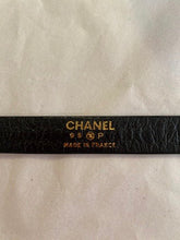 Load image into Gallery viewer, 95P Chanel Vintage Skinny Black Patent Leather Woven Gold Chain Belt Sz Small