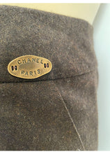 Load image into Gallery viewer, Chanel Vintage 99A 1999 Fall Brown Wool Pleated Skirt US 14