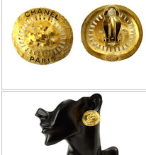 Load image into Gallery viewer, 1994 94A Rare Chanel vintage gold  oversized large clip on earrings