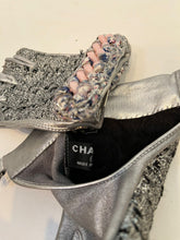 Load image into Gallery viewer, Rare Chanel 2014 14P tweed metallic silver pink chain Fingerless Gloves size 7.5