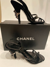 Load image into Gallery viewer, Editing Layaway Lora Chanel 04A 2004 Fall slingback Black Velvet and Patent Leather embellishments at heels EU 37.5 US 6.5/7