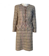 Load image into Gallery viewer, Vintage Chanel 05P, 2005 Spring Fantasy Tweed pink and green Skirt Suit Set with Jacket FR 42