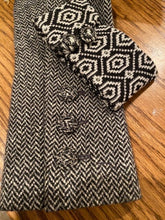 Load image into Gallery viewer, Chanel 08A 2008 Fall Collarless Herringbone Jacket with removable Cuffs FR 40 US 4