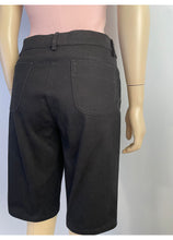 Load image into Gallery viewer, Chanel 06P 2006 Spring Black Golf Bermuda Shorts FR 40 US 6/8