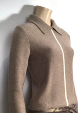 Load image into Gallery viewer, Vintage Chanel 99A 1999 Fall pullover collar wool cashmere sweater taupe brown FR 34 US 2/4