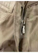 Load image into Gallery viewer, Chanel 03P 2003 Spring low rider light brown khaki jeans FR 40