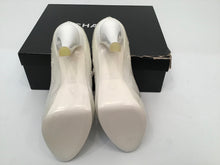 Load image into Gallery viewer, NIB New In Box Chanel 08A 2008 Autumn Fall White Patent Glitter Crystal CC Comete Stars Pump Platform Heels EU 40 US 9/9.5