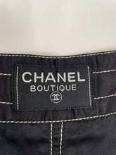 Load image into Gallery viewer, Vintage 96P, 1996 Spring RTW Runway Chanel sporty shorts US 2/4