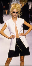 Load image into Gallery viewer, Vintage 96P, 1996 Spring RTW Runway Chanel sporty shorts US 2/4