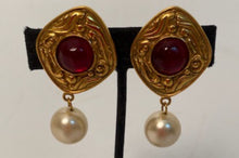 Load image into Gallery viewer, Chanel Vintage Red poured glass Gripoix Dangle pearl drop Clip On Earrings
