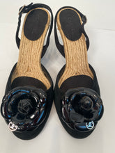 Load image into Gallery viewer, Chanel 06C 2006 Cruise Resort black suede patent leather Camellia wedge espadrille sandal heels EU 40
