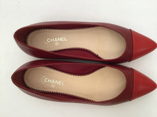 Load image into Gallery viewer, Chanel Red Bicolor Ballet Ballerina Flats EU 38.5 US 7.5/8