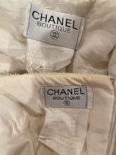 Load image into Gallery viewer, 94P, 1994 Spring Rare Vintage Chanel Cream/Black Scubido Trim Boucle Skirt Jacket Set US 6