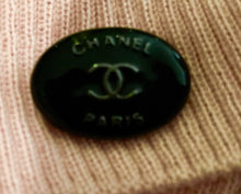 Load image into Gallery viewer, New with Tags Chanel 09A 2009 Fall pink knit pullover sleeveless cashmere sweater FR 40 US 4