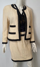 Load image into Gallery viewer, 94P, 1994 Spring Rare Vintage Chanel Cream/Black Scubido Trim Boucle Skirt Jacket Set US 6