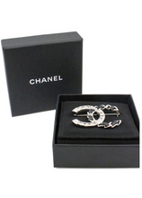 Load image into Gallery viewer, Chanel 2018 Black Woven Lambskin CC Crystal Baguette Pin Brooch