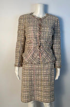 Load image into Gallery viewer, Vintage Chanel 05P, 2005 Spring Fantasy Tweed pink and green Skirt Suit Set with Jacket FR 42