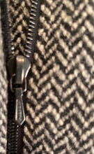 Load image into Gallery viewer, Chanel 08A 2008 Fall Collarless Herringbone Jacket with removable Cuffs FR 40 US 4