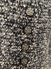 Load image into Gallery viewer, Sophisticated Chanel 02A 2002 Fall Long Wool Tweed Black White Duster Removable Fur Trim Collar Coat Jacket FR 40