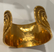 Load image into Gallery viewer, Rare Vintage Chanel 1991 Collection 25 bracelet cuff