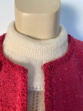 Load image into Gallery viewer, Vintage Chanel 00A, 2000 Fall Ready to Wear Ivory sweater blouse Top FR 44 US 8/10