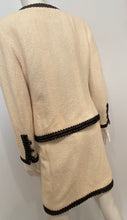 Load image into Gallery viewer, 94P, 1994 Spring Rare Vintage Chanel Cream/Black Scubido Trim Boucle Skirt Jacket Set US 6