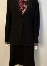 Load image into Gallery viewer, Chanel 10A 2010 Pre-Fall Paris Shanghai Black/Pink Samurai Silk Blouse FR 42 US 8/10
