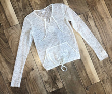 Load image into Gallery viewer, Chanel ‘Le Make Up De Chanel’ 04A, 2004 Fall Autumn lace pullover top blouse FR 40 US 4/6