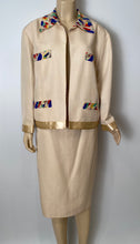 Load image into Gallery viewer, 1980 Collection 26 Chanel vintage beige Ecru silk linen skirt suit FR 40