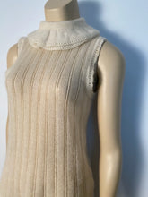 Load image into Gallery viewer, Vintage Chanel 00A, 2000 Fall Ready to Wear Ivory sweater blouse Top FR 44 US 8/10