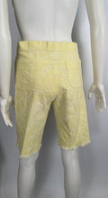 Load image into Gallery viewer, Chanel 00P, 2000 Spring Yellow CC logo Knee Length Shorts FR 40 US 4/6
