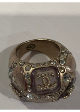 Load image into Gallery viewer, Chanel 12C 2012 Cruise Pale Gold Gripoix Crystal Opaque Lilac CC Ring EU 52 US 6